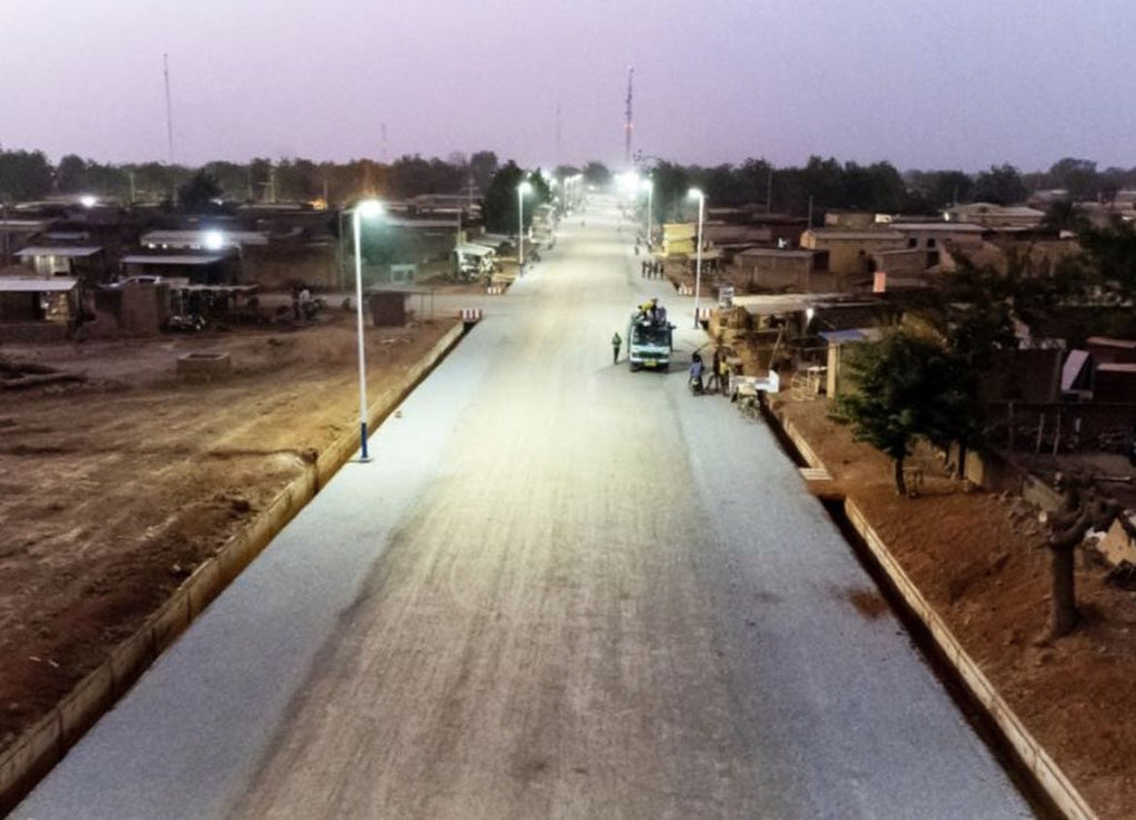 2400w Self Cleaning Solar Street Light Diecast Aluminum